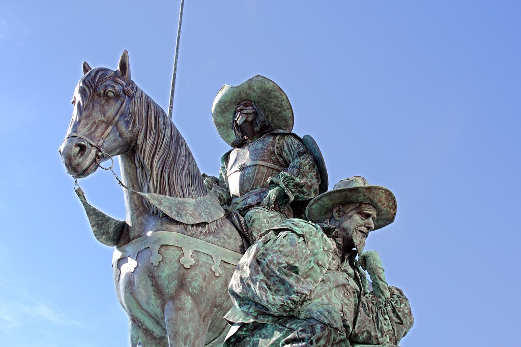 living statue levend standbeeld evenement event festival festiviteit kunst art straatkunst streetart artiest beeld beeldhouwwerk sculpture sculptuur